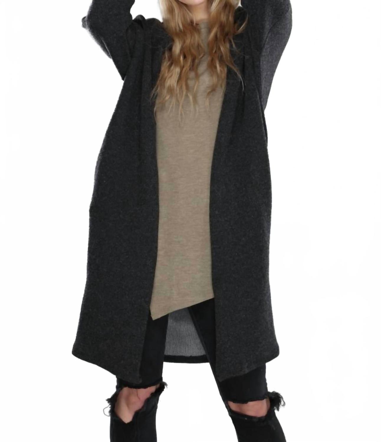 Черная вязаная куртка Collective Rack
Черная вязаная куртка Collective Rack