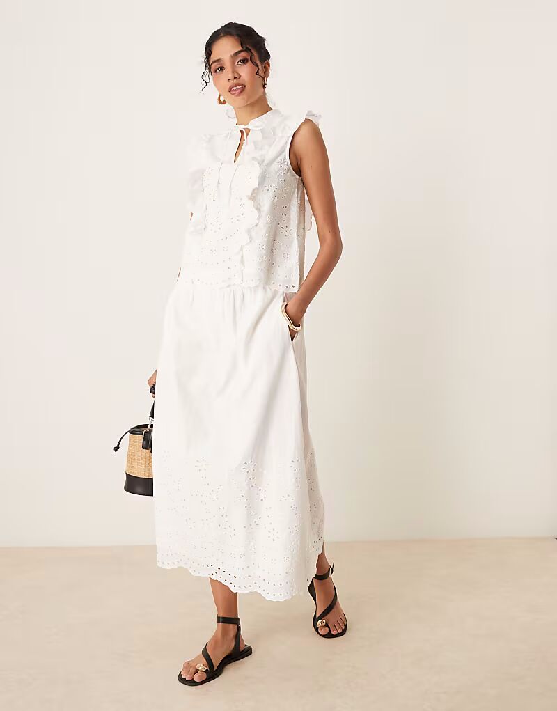 Юбка миди с вышивкой, белого цвета Yas
Юбка миди с вышивкой, белого цвета Yas