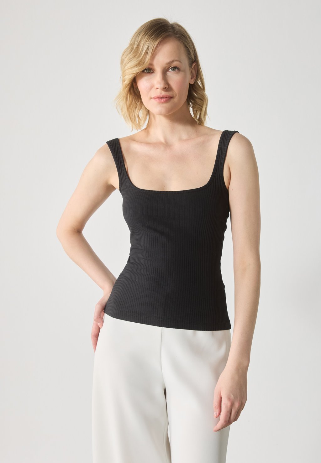 Топ Anna Field, черный
Топ Anna Field, черный