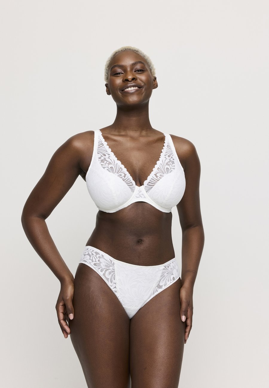 Бюстгальтер PrimaDonna TWIST RUPI HALF PADDED PLUNGE, Natural/Off-White
Бюстгальтер PrimaDonna TWIST RUPI HALF PADDED PLUNGE, Natural/Off-White