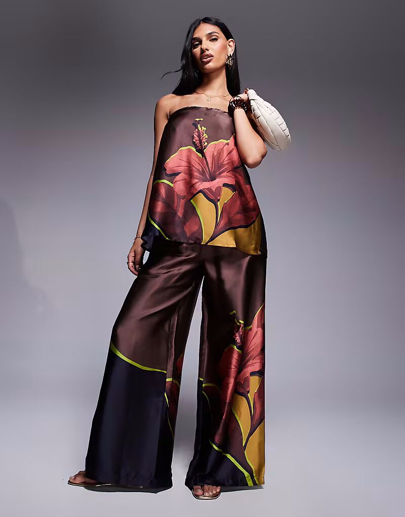 Пляжные брюки с принтом River Island коричневого цвета
Пляжные брюки с принтом River Island коричневого цвета