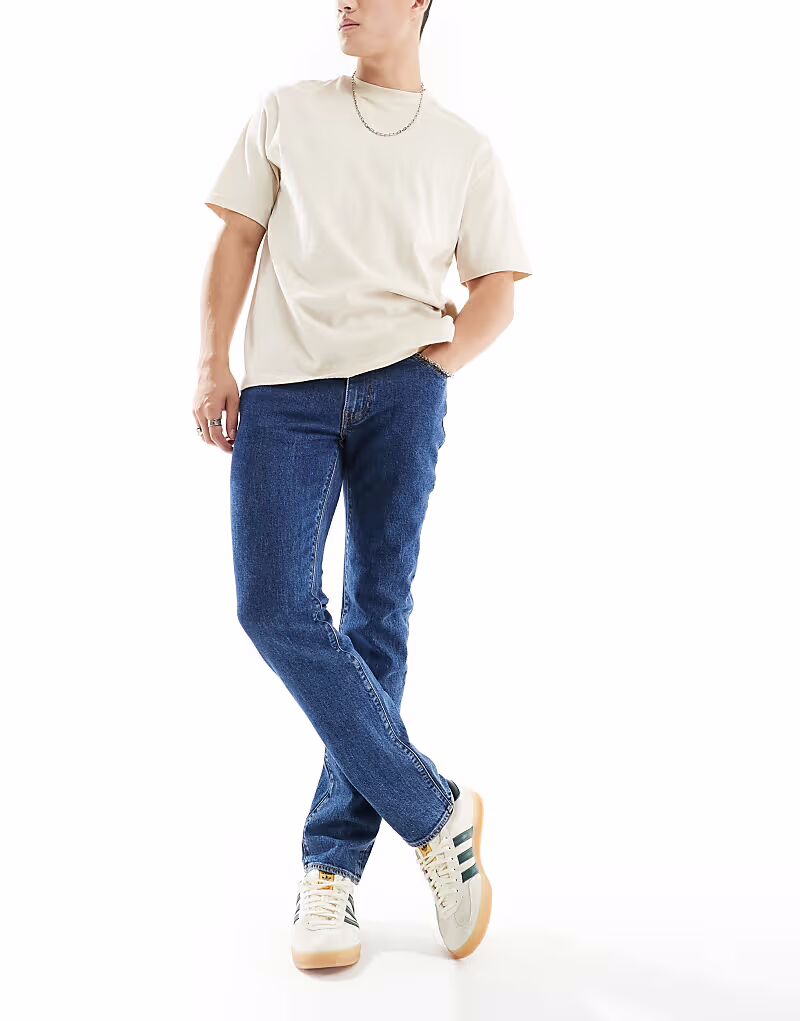 Джинсы 511 slim fit темно-синего цвета Levi'S
Джинсы 511 slim fit темно-синего цвета Levi'S