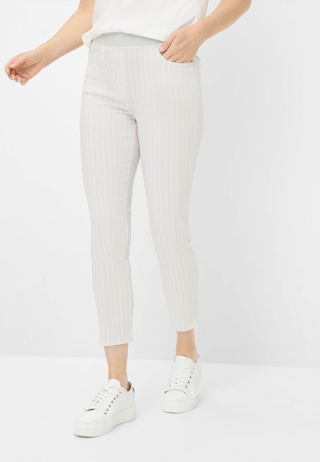 Джеггинсы STYLE PAMINA 6/8 BRAX, серебряный
Джеггинсы STYLE PAMINA 6/8 BRAX, серебряный