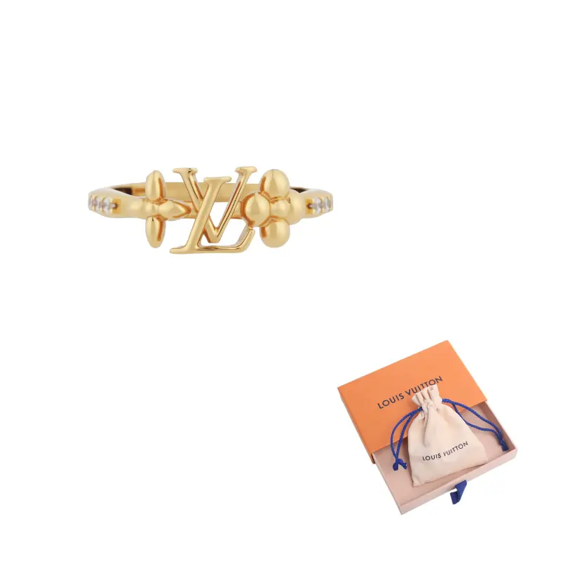 Кольцо Lv Iconic модель M1461S LOUIS VUITTON
Кольцо Lv Iconic модель M1461S LOUIS VUITTON