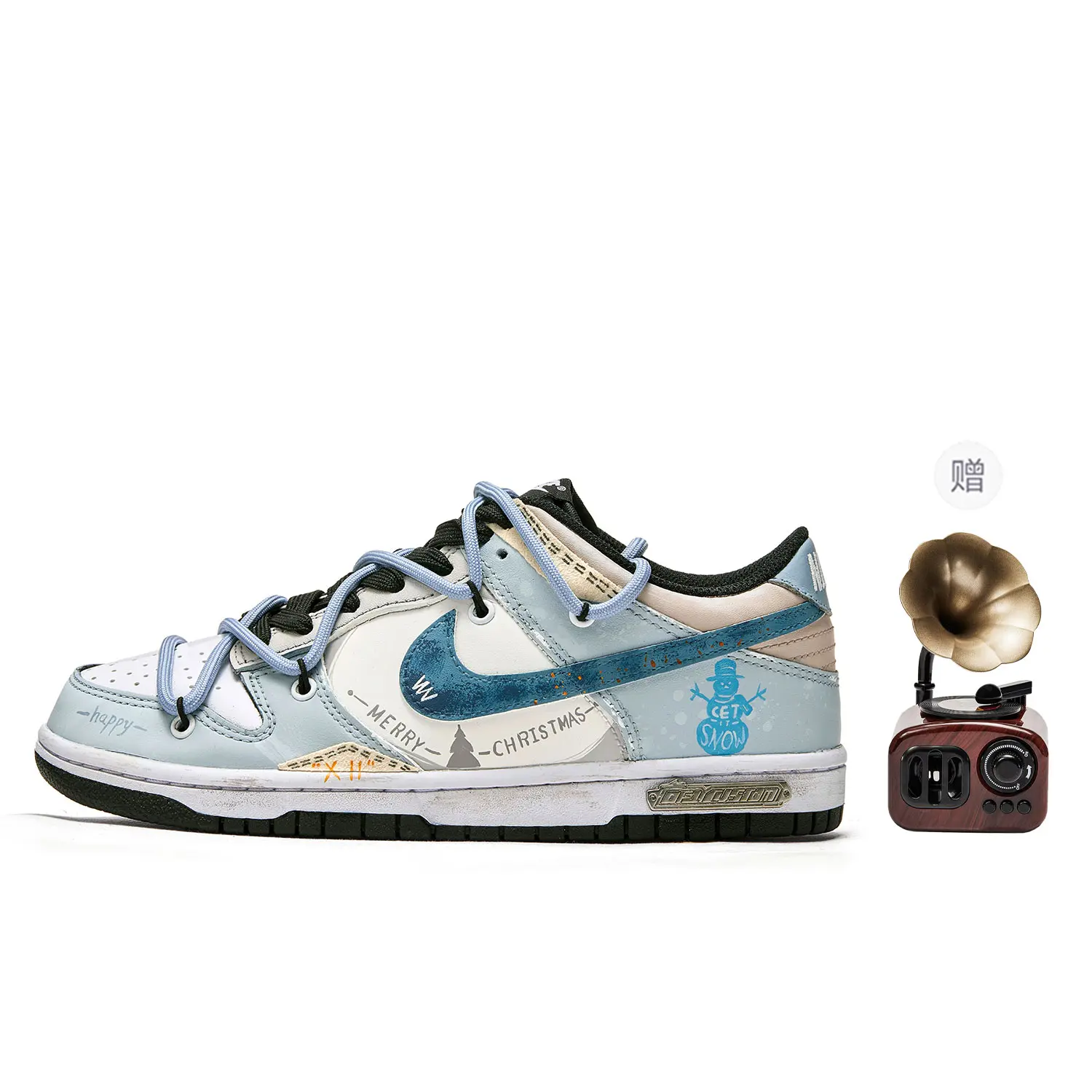Детские скейтерские кроссовки Dunk Kids Nike, Winter Wish Gift: Vintage Music Box
Детские скейтерские кроссовки Dunk Kids Nike, Winter Wish Gift: Vintage Music Box
