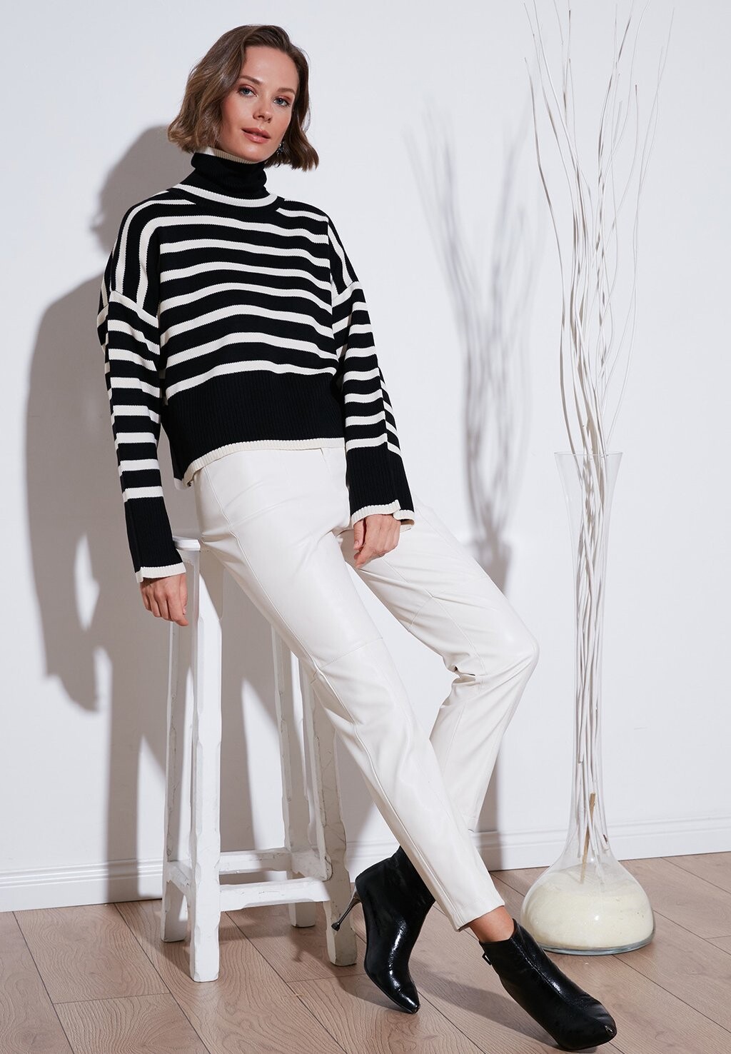 Джемпер LELA, черный
Джемпер LELA, черный