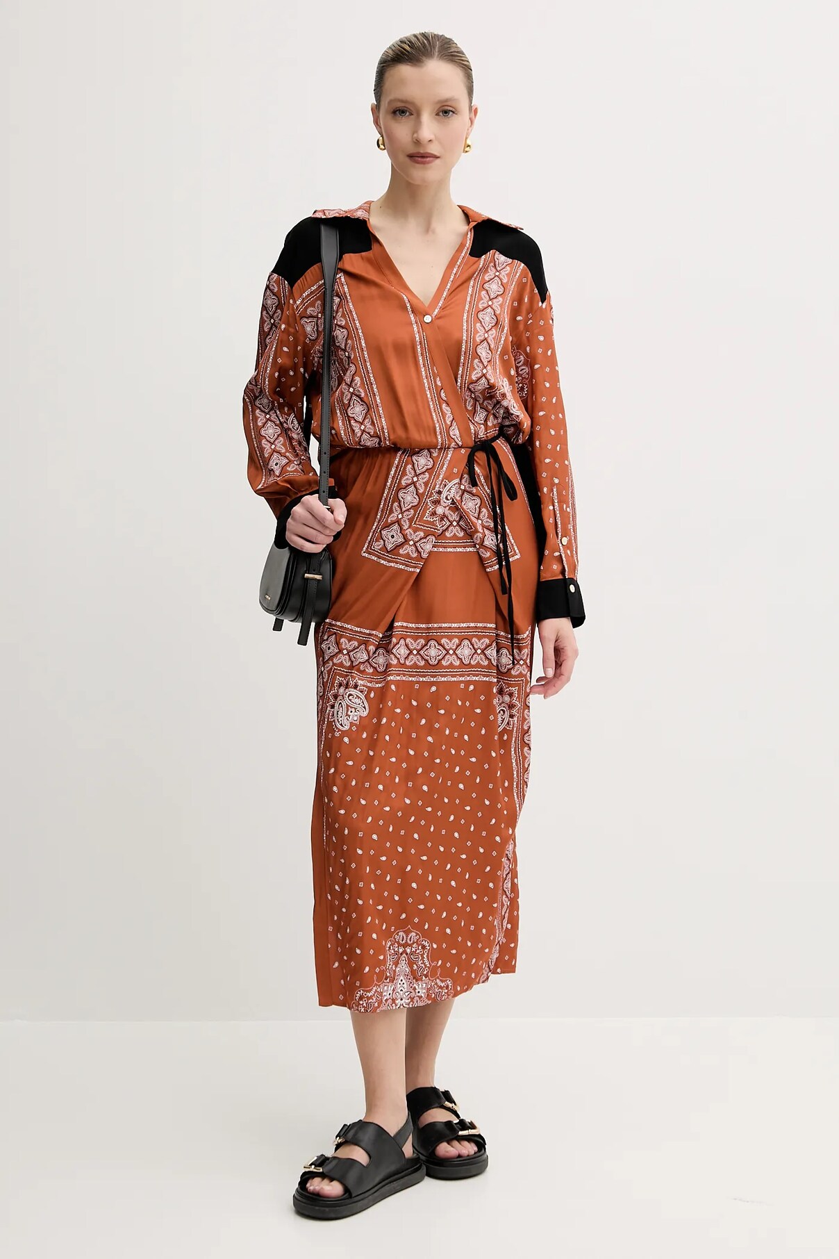 Платье Pinko, коричневый 
Платье Pinko, коричневый