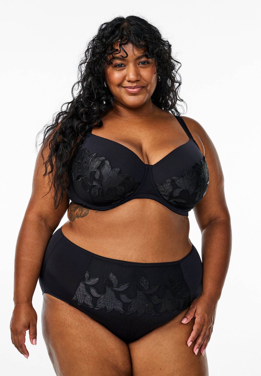 Брифы Devoted By Zizzi AUS MIT GEBLÜMTER STICKEREI, Black
Брифы Devoted By Zizzi AUS MIT GEBLÜMTER STICKEREI, Black