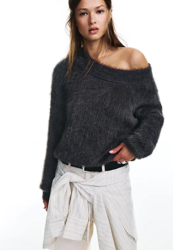 Асимметричный джемпер Pull&Bear, Dark Grey
Асимметричный джемпер Pull&Bear, Dark Grey