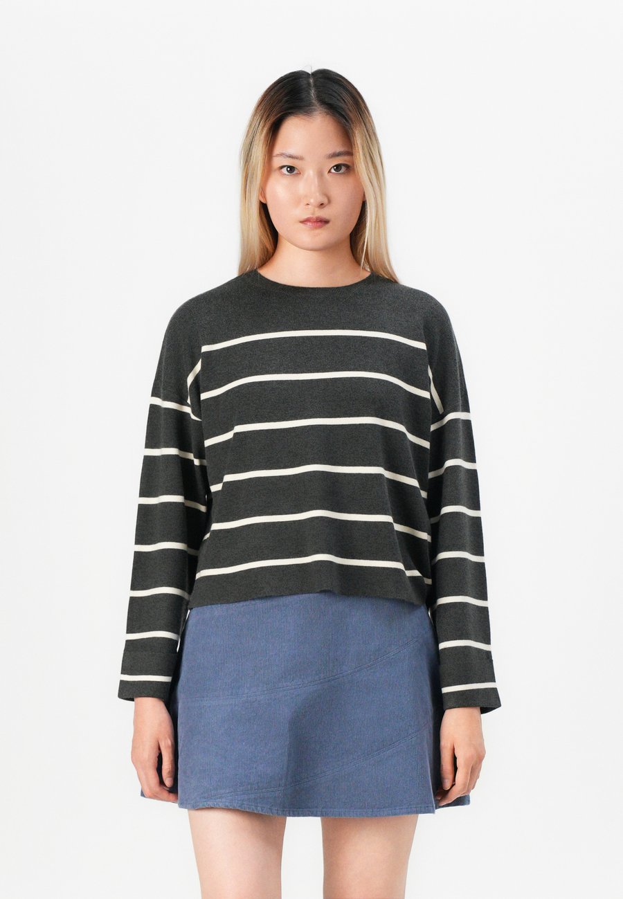 Джемпер ONLY ONLAMY O NECK, Dark Grey/Birch/Dark Grey
Джемпер ONLY ONLAMY O NECK, Dark Grey/Birch/Dark Grey