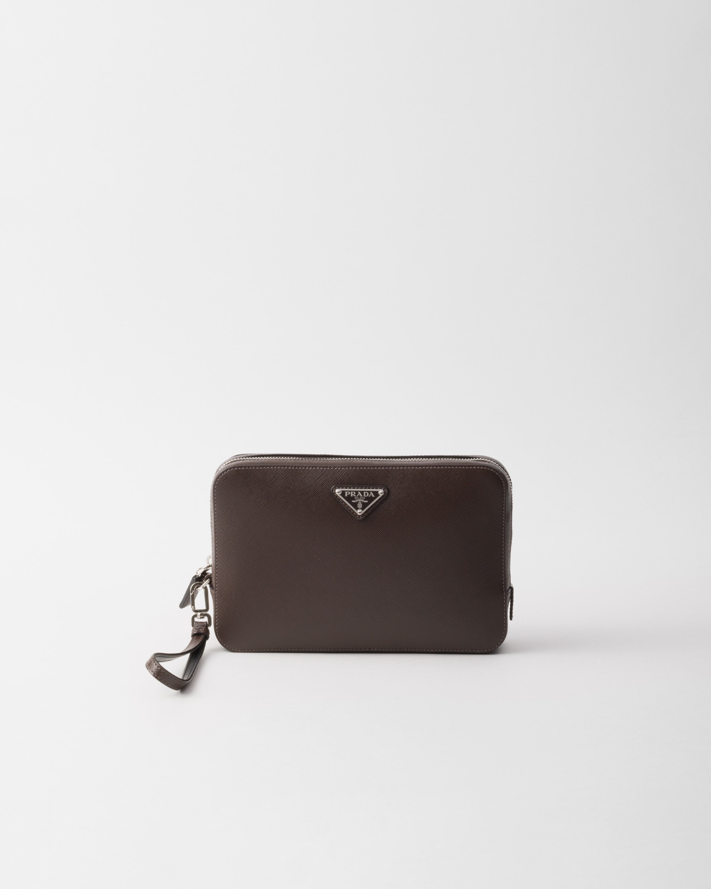 Клатч из сафьяновой кожи Prada, коричневый
Клатч из сафьяновой кожи Prada, коричневый