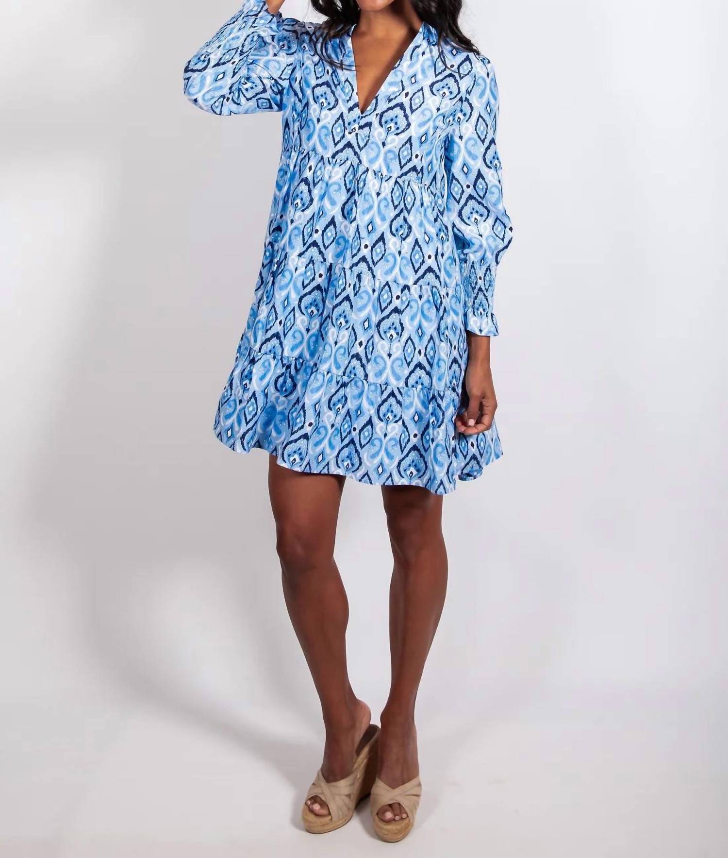 Платье с принтом «Икат» и расклешенным кроем синего цвета Sail to Sable
Платье с принтом «Икат» и расклешенным кроем синего цвета Sail to Sable