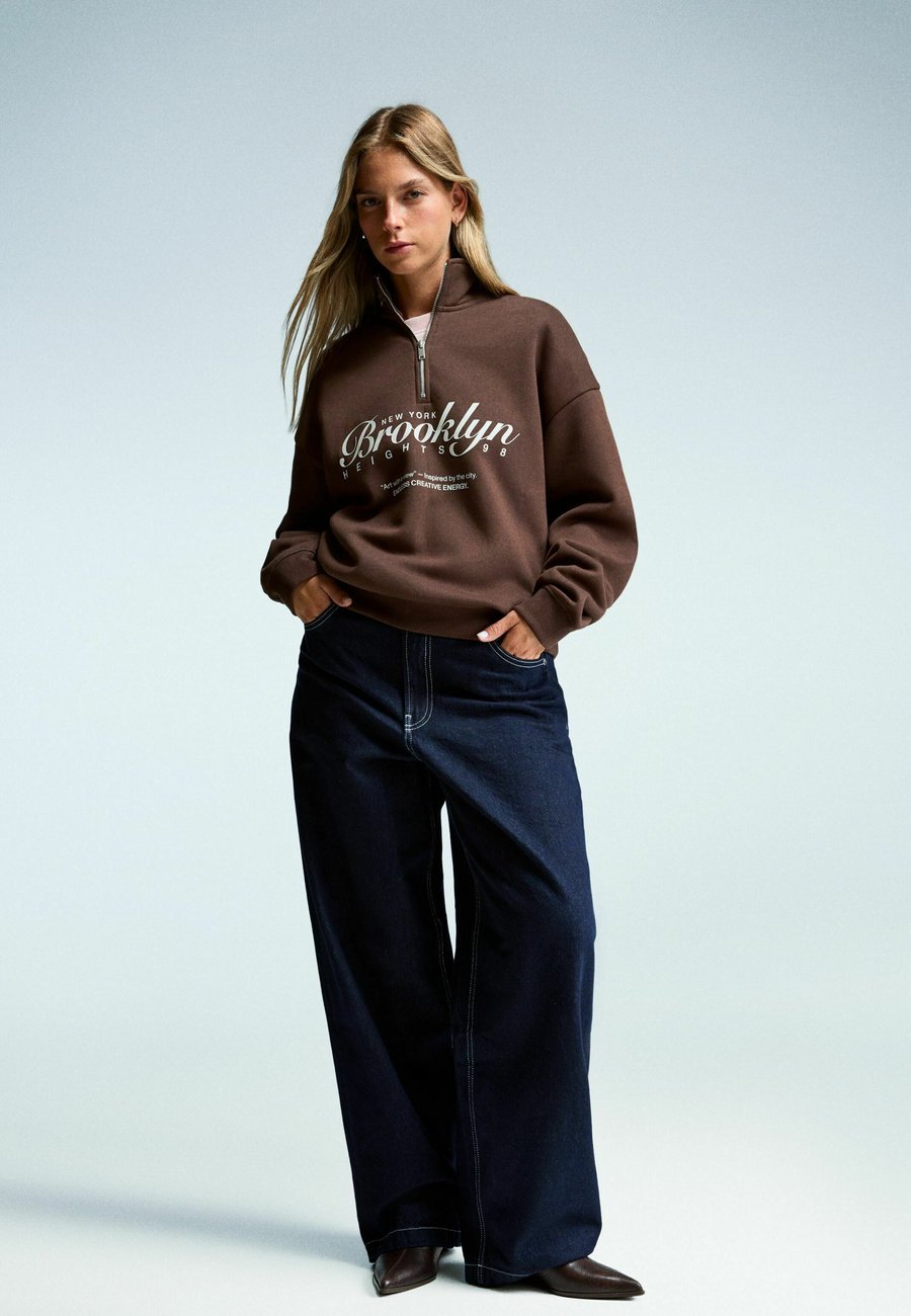 Толстовка Bershka PRINTED QUARTER, Mottled Dark Brown
Толстовка Bershka PRINTED QUARTER, Mottled Dark Brown