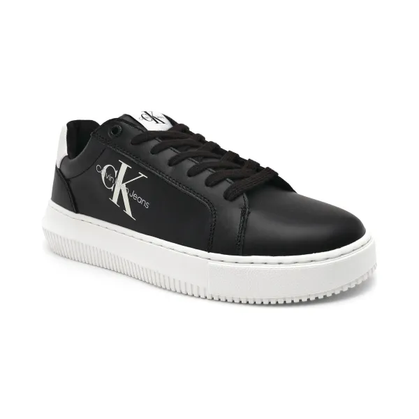 Кожаные кроссовки на массивной подошве монолог Calvin Klein, черный
Кожаные кроссовки на массивной подошве монолог Calvin Klein, черный