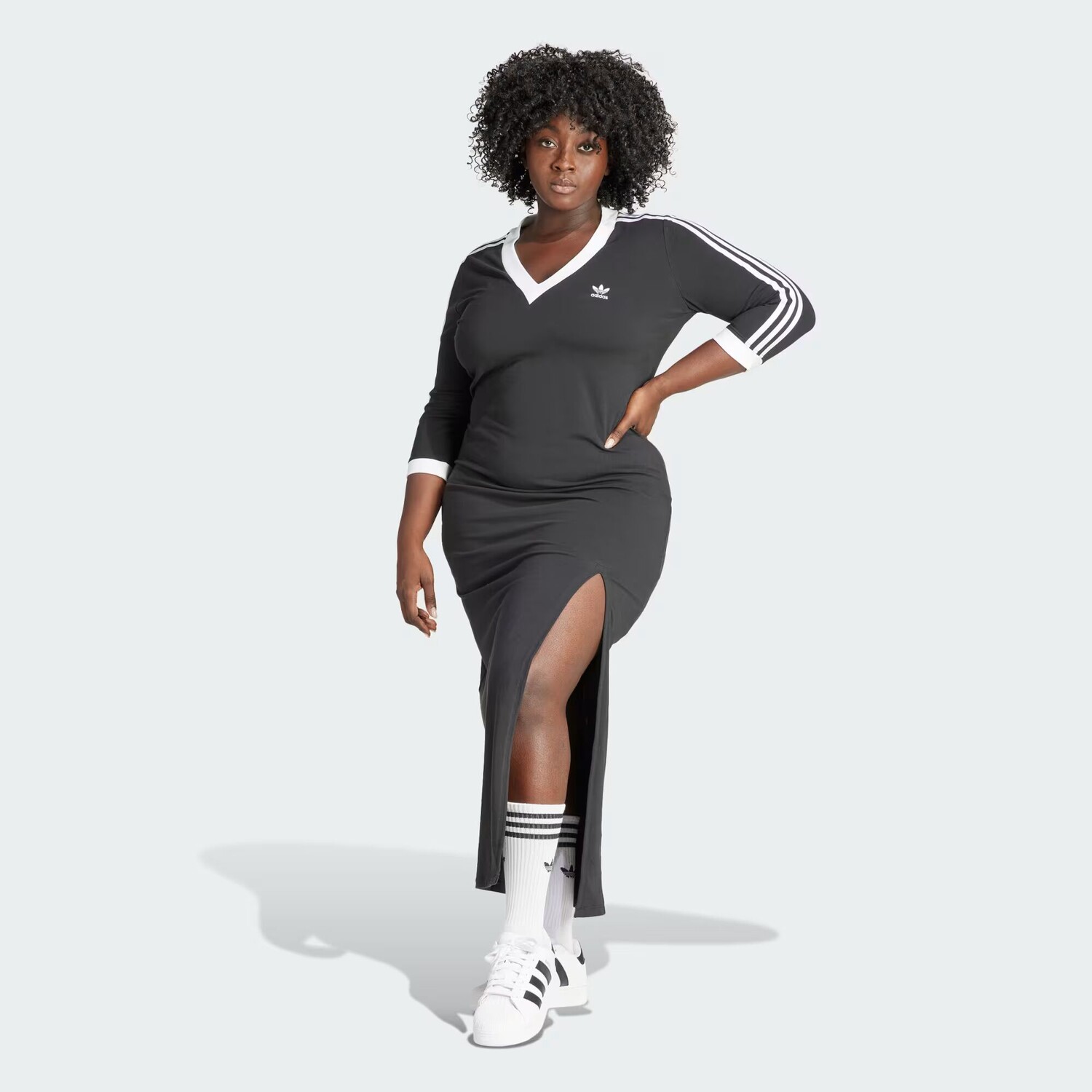 Платье макси с 3 полосками и V-образным вырезом Adicolor Classics (большие размеры) Adidas, цвет Black
Платье макси с 3 полосками и V-образным вырезом Adicolor Classics (большие размеры) Adidas, цвет Black