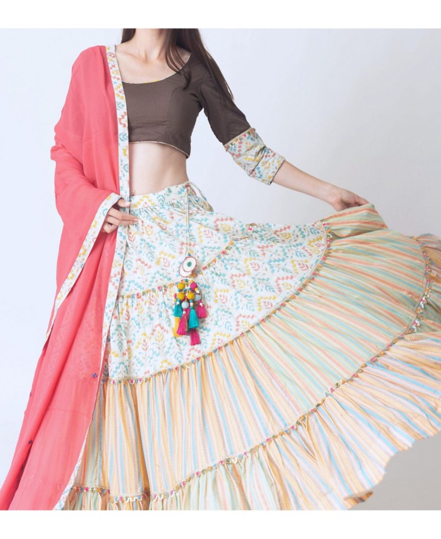 Женская многоцветная многоярусная рубашка Chaniya Choli RAAS, Beige
Женская многоцветная многоярусная рубашка Chaniya Choli RAAS, Beige