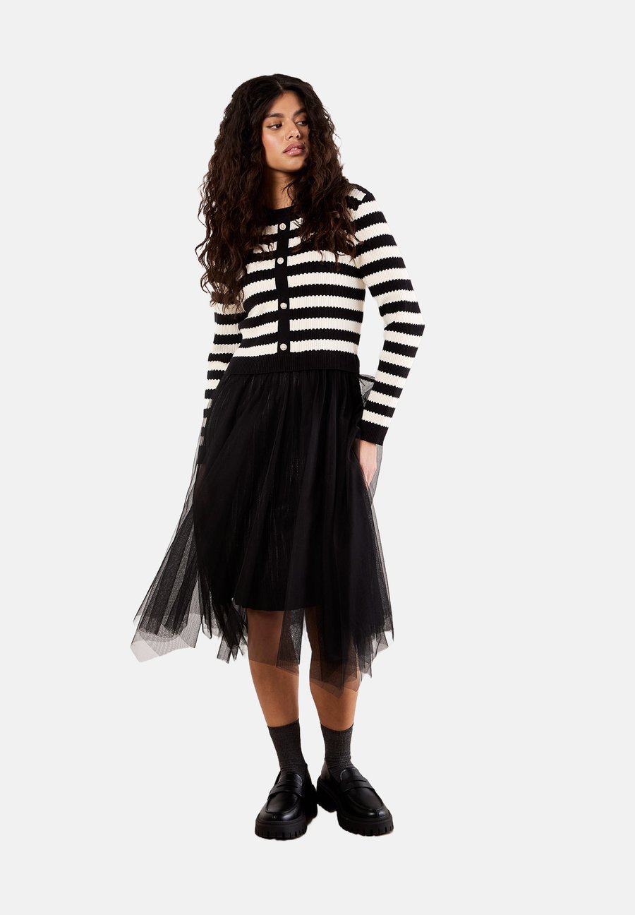 Платье Apricot STRIPE MIDI , Black
Платье Apricot STRIPE MIDI , Black