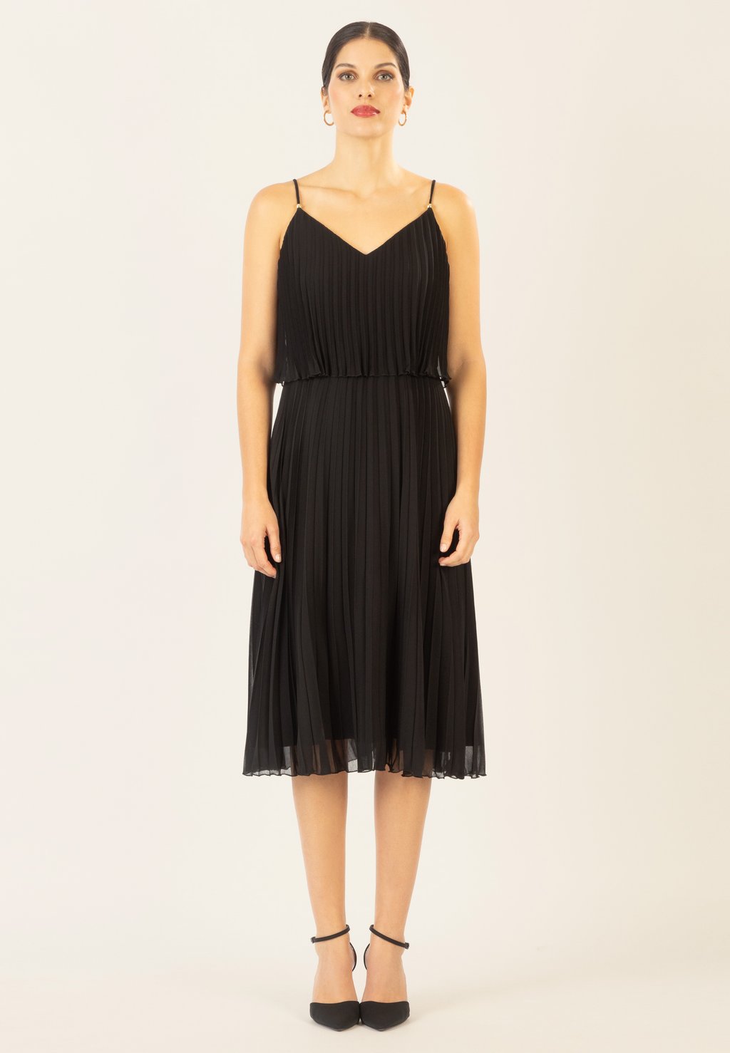 Повседневное платье KURZES PLISSEE Apart, черный
Повседневное платье KURZES PLISSEE Apart, черный