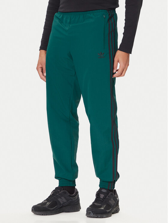 Спортивные брюки regular fit adicolor Woven Firebird JY1335 Adidas, зеленый
Спортивные брюки regular fit adicolor Woven Firebird JY1335 Adidas, зеленый
