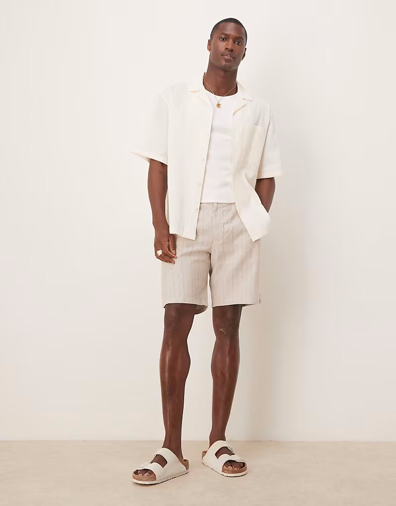 Короткие шорты Mango из смеси льна в бежевую полоску
Короткие шорты Mango из смеси льна в бежевую полоску