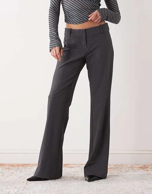 Расклешенные брюки строгого кроя Weekday темно-серого меланжа
Расклешенные брюки строгого кроя Weekday темно-серого меланжа