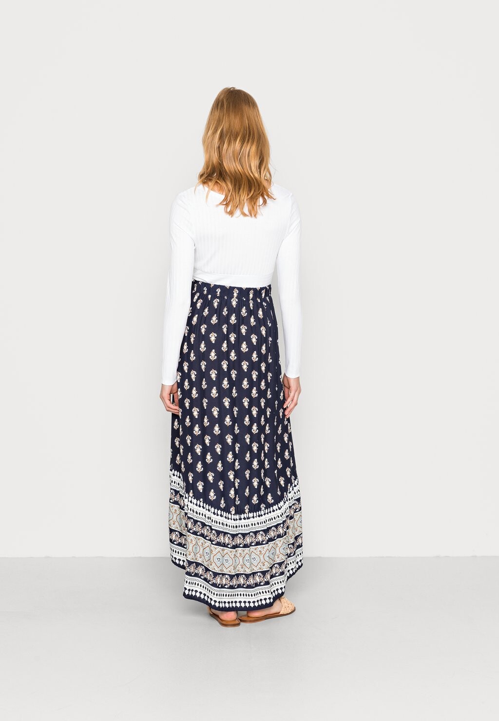 Юбка А-силуэта FLORAL LASCANA, темно-синий
Юбка А-силуэта FLORAL LASCANA, темно-синий