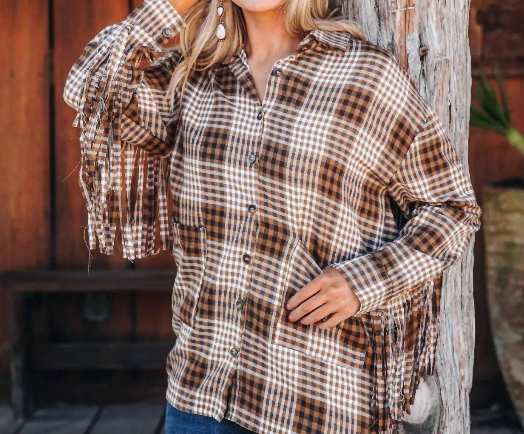 Фланелевый топ с длинными рукавами Woodland Escape в коричневую клетку с бахромой Southern Grace
Фланелевый топ с длинными рукавами Woodland Escape в коричневую клетку с бахромой Southern Grace