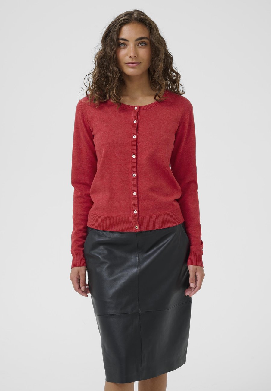 Кардиган Culture ANNEMARIE , Chili Pepper Melange/Red
Кардиган Culture ANNEMARIE , Chili Pepper Melange/Red