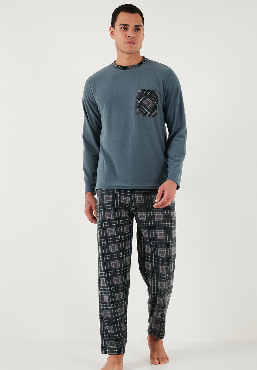 Пижамный комплект Buratti SET REGULAR FIT, Grey/Blue-Grey
Пижамный комплект Buratti SET REGULAR FIT, Grey/Blue-Grey