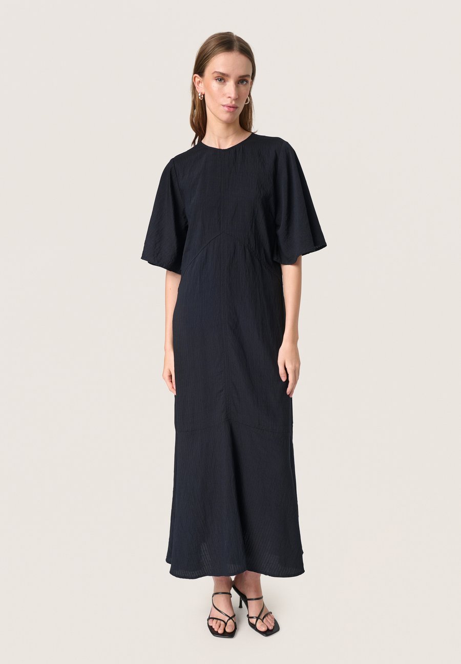 Платье Soaked in Luxury Maxi dress, Black
Платье Soaked in Luxury Maxi dress, Black