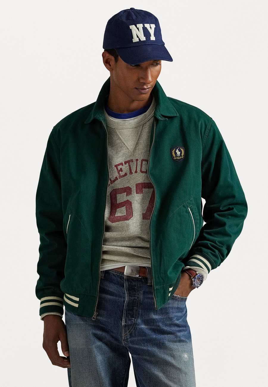 Куртка Polo Ralph Lauren PONY-PATCH TWILL JACKET, Moss Agate/Dark Blue
Куртка Polo Ralph Lauren PONY-PATCH TWILL JACKET, Moss Agate/Dark Blue