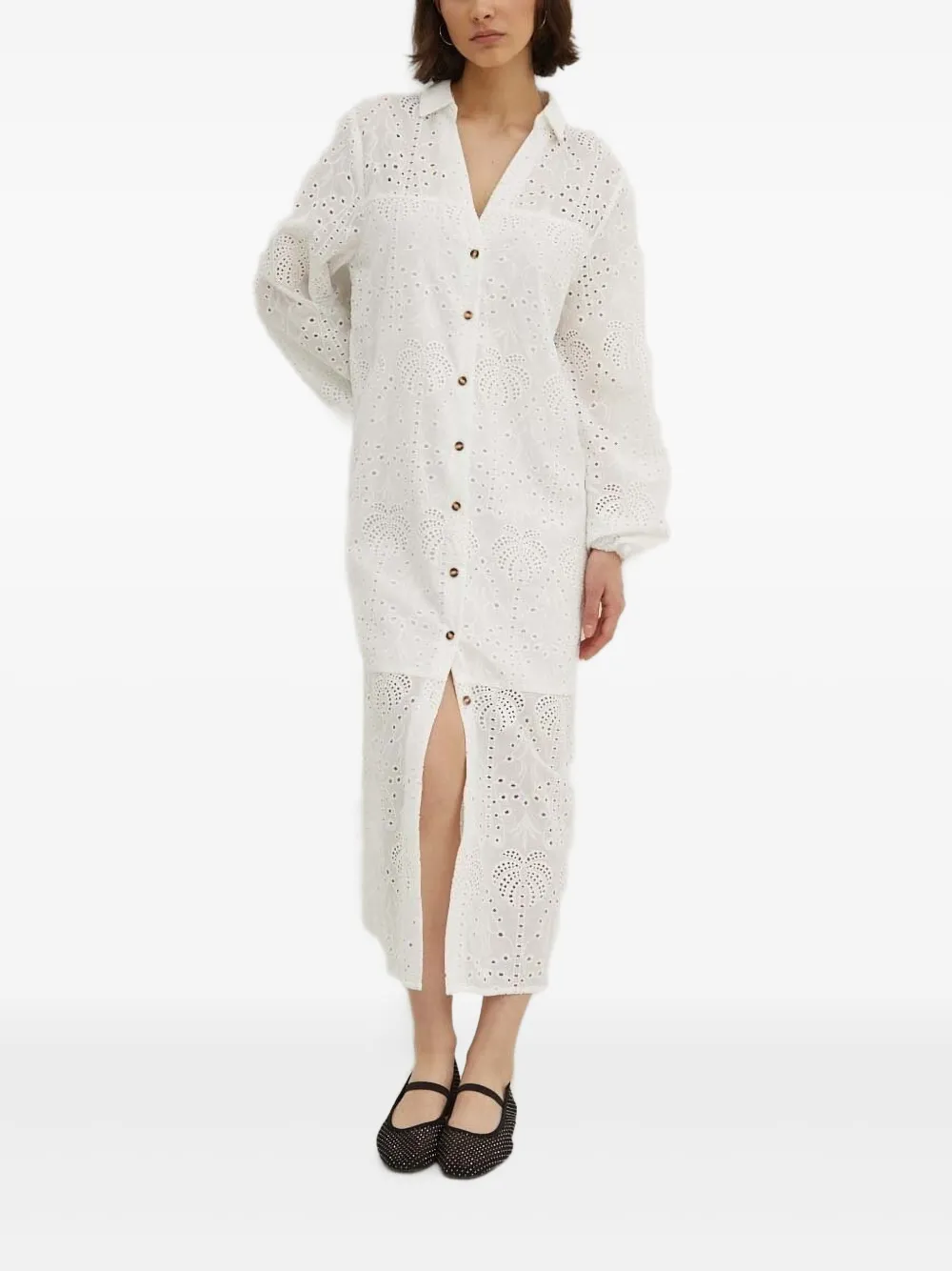 Платье-рубашка с вышивкой NEVER FULLY DRESSED, белый 
Платье-рубашка с вышивкой NEVER FULLY DRESSED, белый