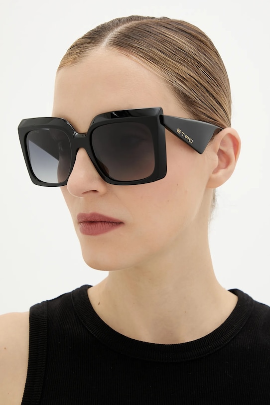 Солнцезащитные очки Etro, черный
Солнцезащитные очки Etro, черный