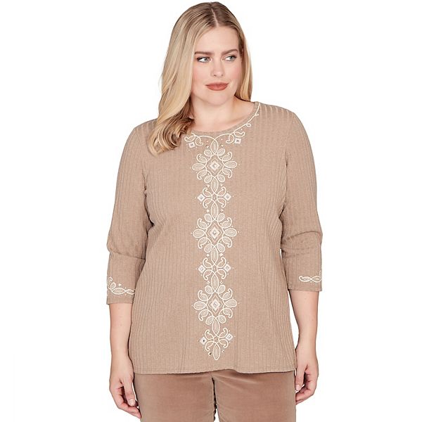 Топ с вышитым медальоном Petite Alfred Dunner
Топ с вышитым медальоном Petite Alfred Dunner