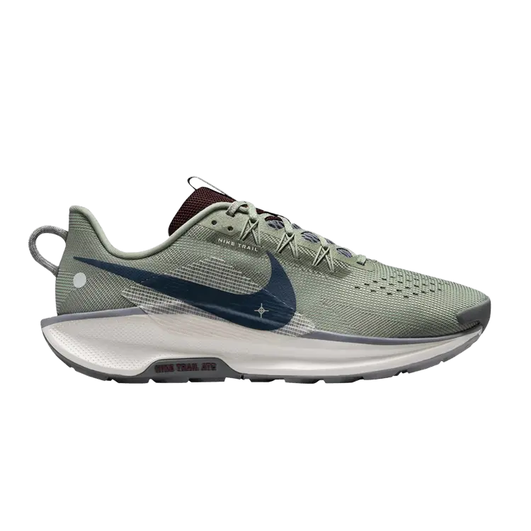 Кроссовки Nike Pegasus Trail 5 Jade Horizon Armory Navy, зеленый
Кроссовки Nike Pegasus Trail 5 Jade Horizon Armory Navy, зеленый