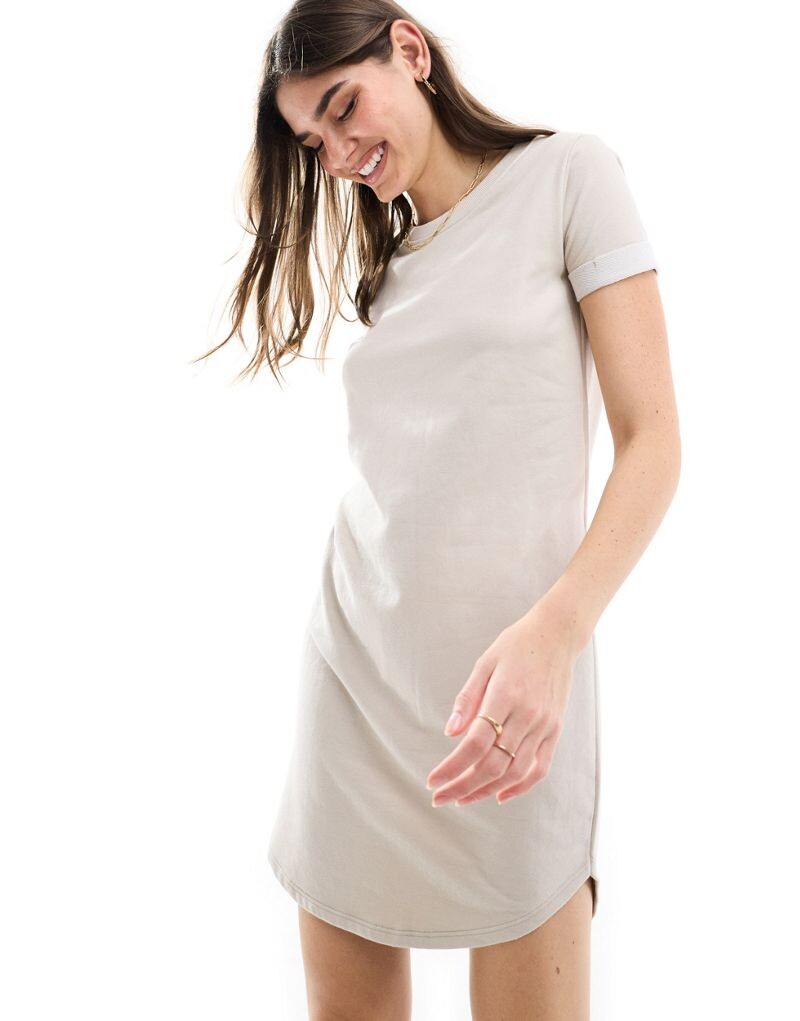 Платье мини из джерси с короткими рукавами JDY
Платье мини из джерси с короткими рукавами JDY