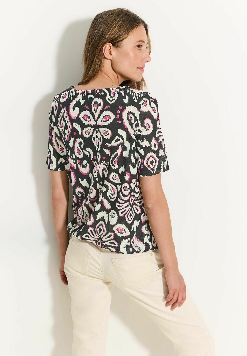 Футболка с принтом KNOTEN Cecil, черный
Футболка с принтом KNOTEN Cecil, черный