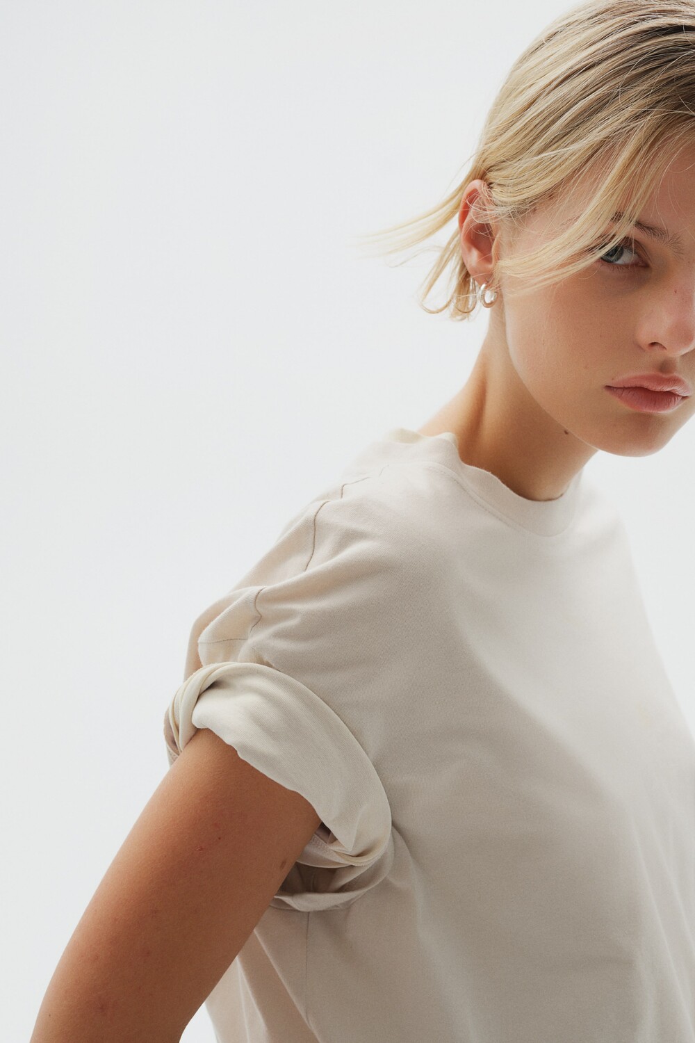 Футболка оверсайз H&M, бежевый
Футболка оверсайз H&M, бежевый