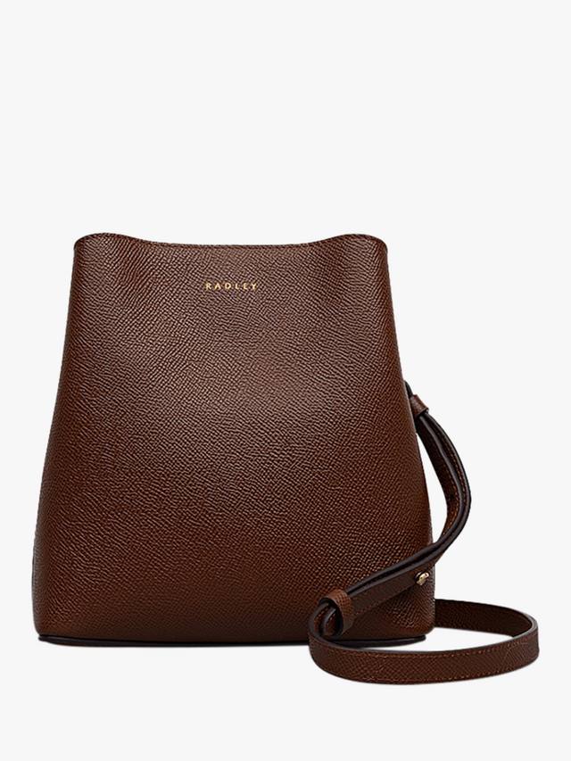 Кожаная сумка-кроссбоди Dukes Place с небольшим отделением Radley, Chocolate
Кожаная сумка-кроссбоди Dukes Place с небольшим отделением Radley, Chocolate