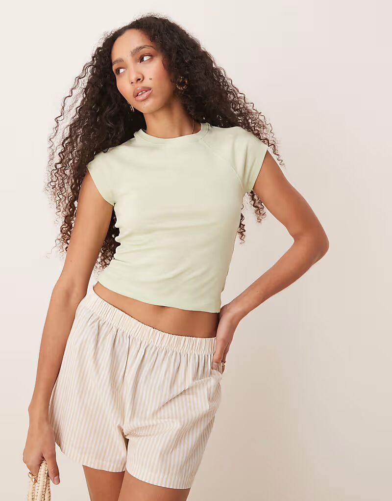 Футболка для малышей ASOS DESIGN с рукавами реглан пастельно-зеленого цвета
Футболка для малышей ASOS DESIGN с рукавами реглан пастельно-зеленого цвета