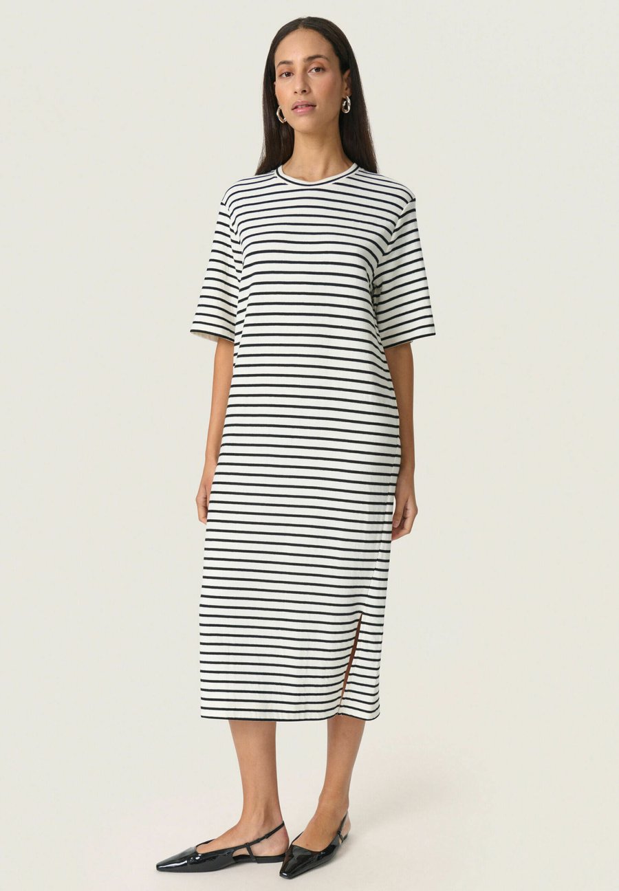 Платье Soaked in Luxury INGINA, White And Black Stripe/White
Платье Soaked in Luxury INGINA, White And Black Stripe/White