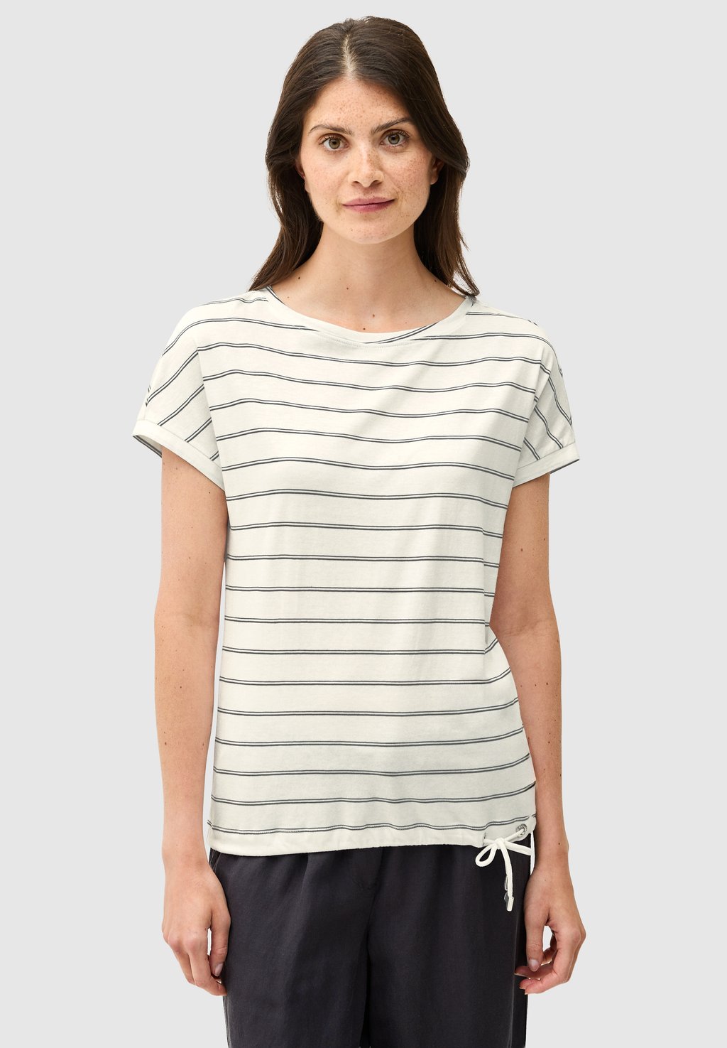 Футболка с принтом Blouse Cecil, кремовый
Футболка с принтом Blouse Cecil, кремовый