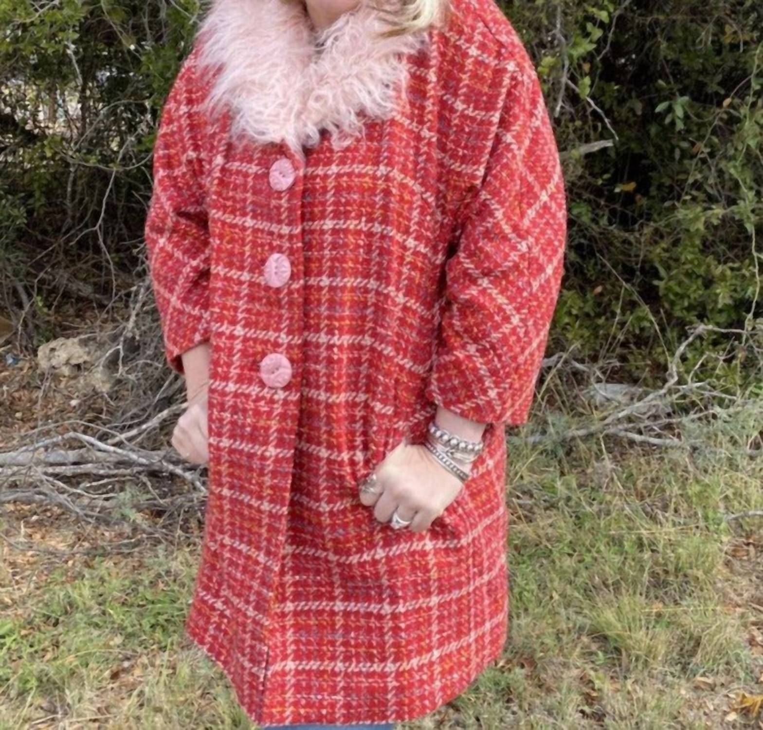 Пальто из твида с меховым воротником розового/красного цвета Ivy Jane
Пальто из твида с меховым воротником розового/красного цвета Ivy Jane