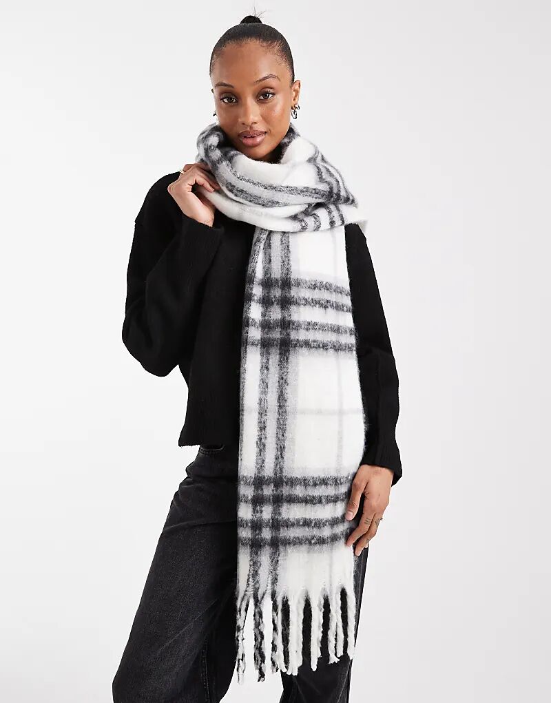 Плетеный шарф с кисточками ASOS DESIGN в однотонную клетку
Плетеный шарф с кисточками ASOS DESIGN в однотонную клетку