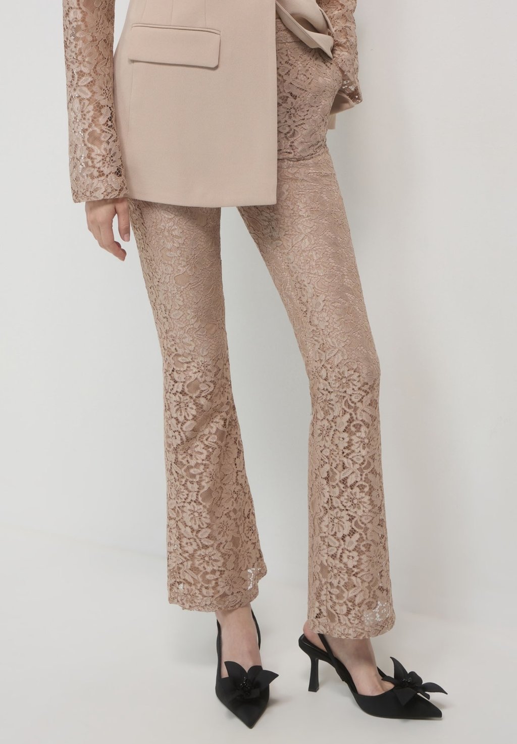 Брюки Calliope, бежевый
Брюки Calliope, бежевый