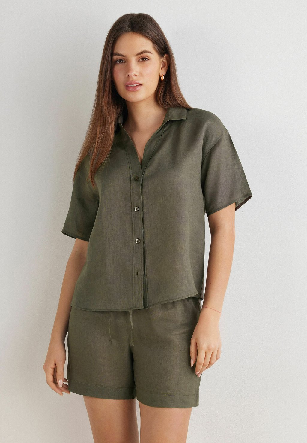 Блузка на пуговицах Intimissimi, хаки
Блузка на пуговицах Intimissimi, хаки