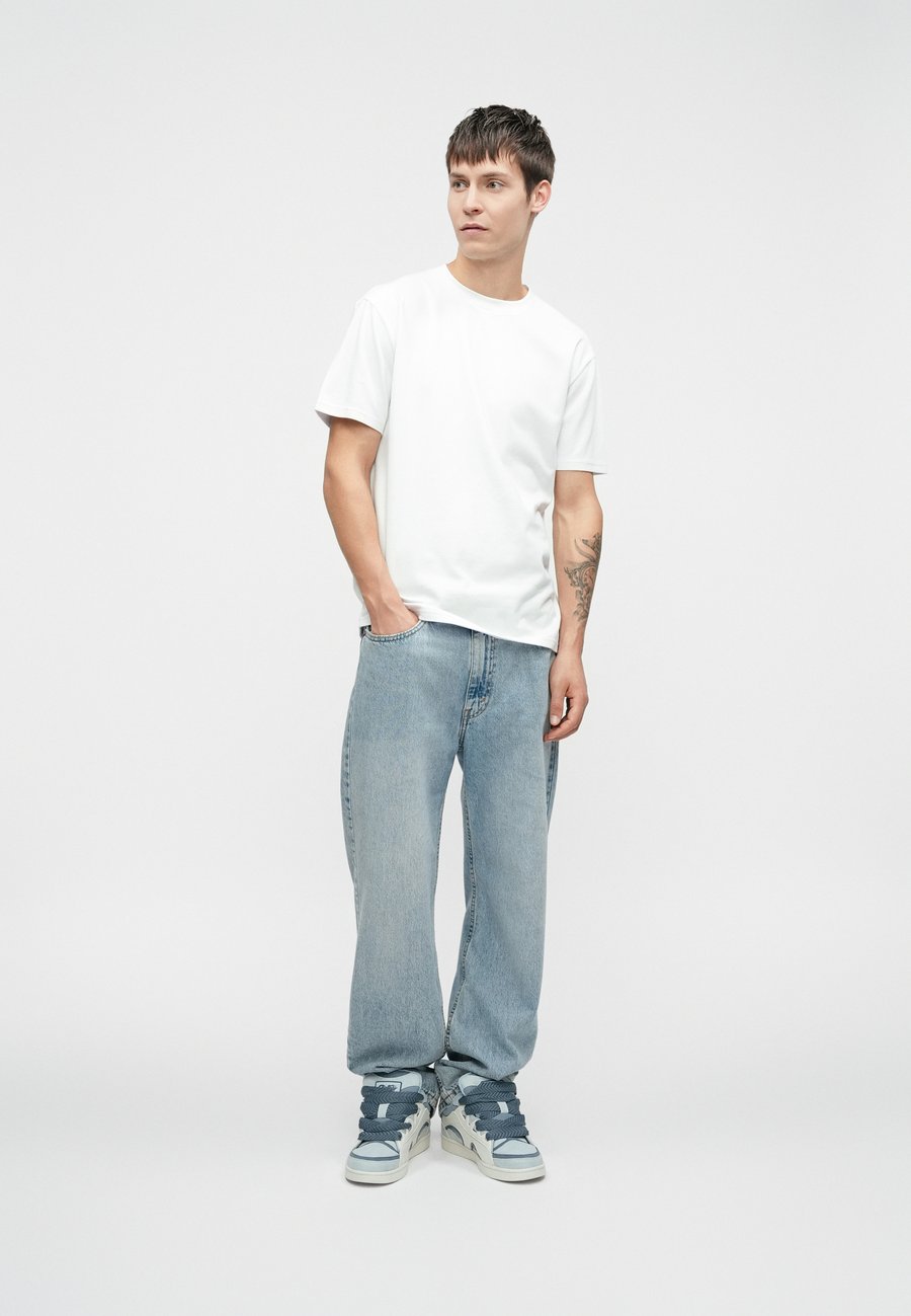 Футболка Hollister Co. COOLING 3 PACK, White/Black/Light Green/White
Футболка Hollister Co. COOLING 3 PACK, White/Black/Light Green/White