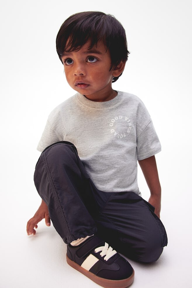 Хлопковая футболка с принтом H&M, мультиколор
Хлопковая футболка с принтом H&M, мультиколор