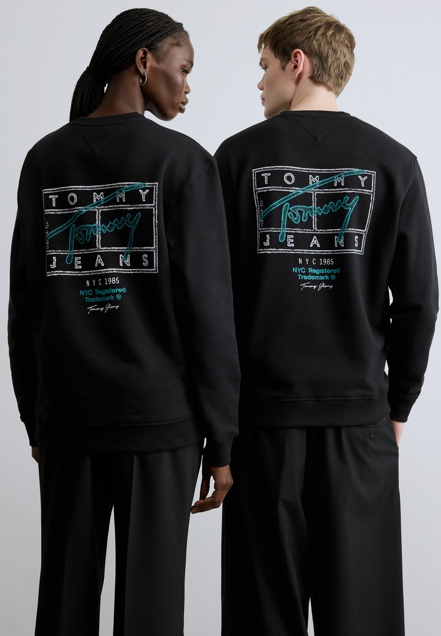 Толстовка Tommy Jeans ENTRY DNA PLAY CREW UNISEX, Black
Толстовка Tommy Jeans ENTRY DNA PLAY CREW UNISEX, Black