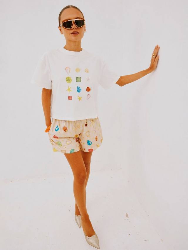 Футболка Ioana Shell Never Fully Dressed, White
Футболка Ioana Shell Never Fully Dressed, White